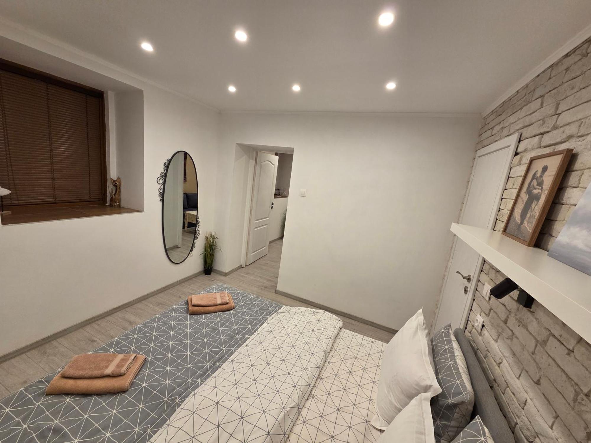 Guest House Dimant بورغاس الغرفة الصورة